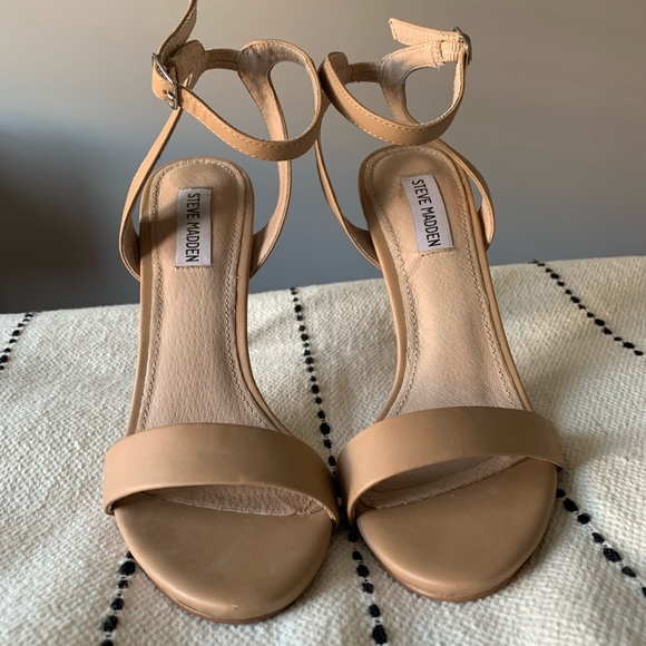 Steve Madden - Picture 1 of 3